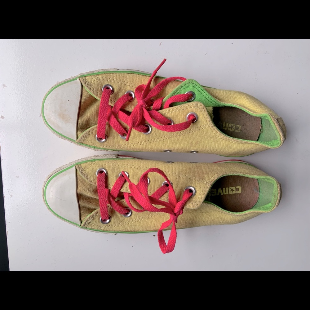 NEON Converse